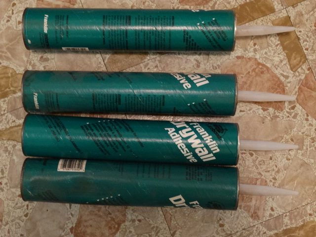 lot 2181 image: Drywall Adhesive � 4 Large Tubes