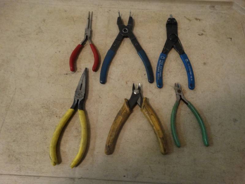 lot 2127 image: Wire Cutters, Needle Nose Pliers, & Retaining Rings Tool