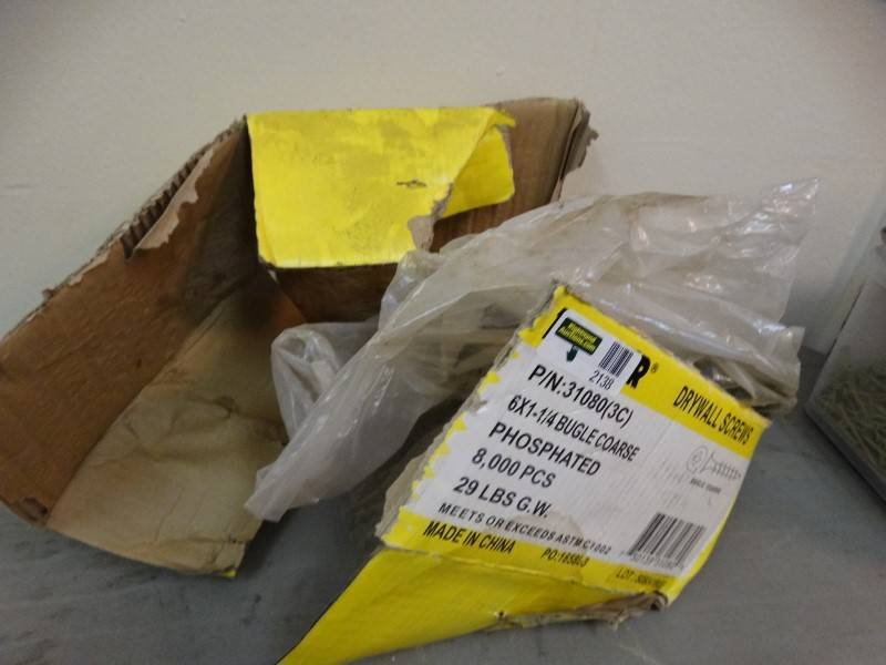 lot 2138 image: Box Of Drywall Screws
