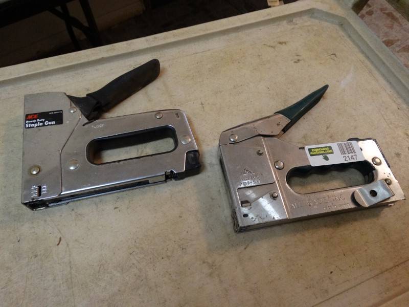 lot 2147 image: 2 Staplers
