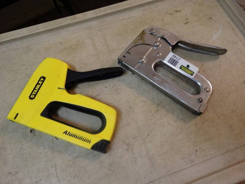 lot 2148 image: 2 Staplers