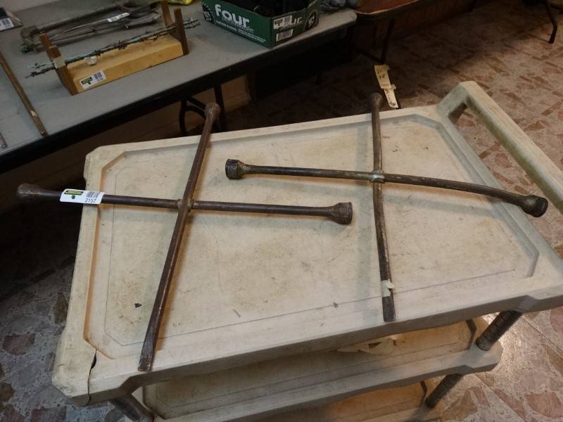 lot 2157 image: 2 Large Tire Wrenches