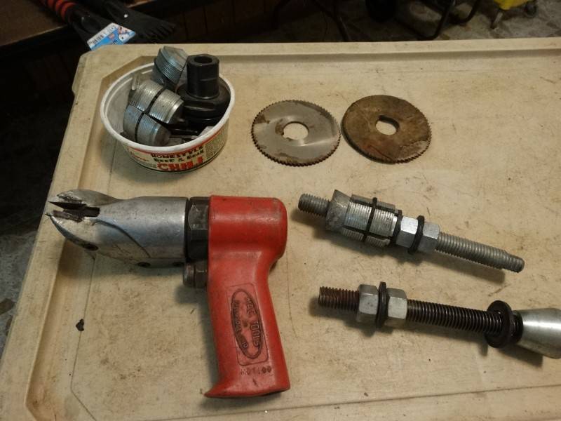 lot 2178 image: Pneumatic Metal Shears, Bolts, & Metal Scrap
