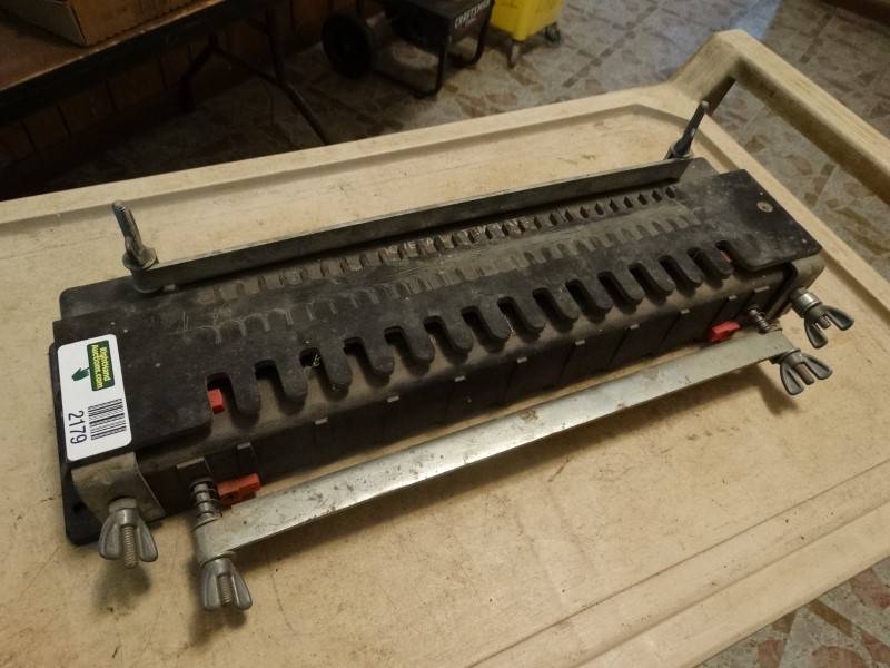 lot 2179 image: Dovetail TemplateJig