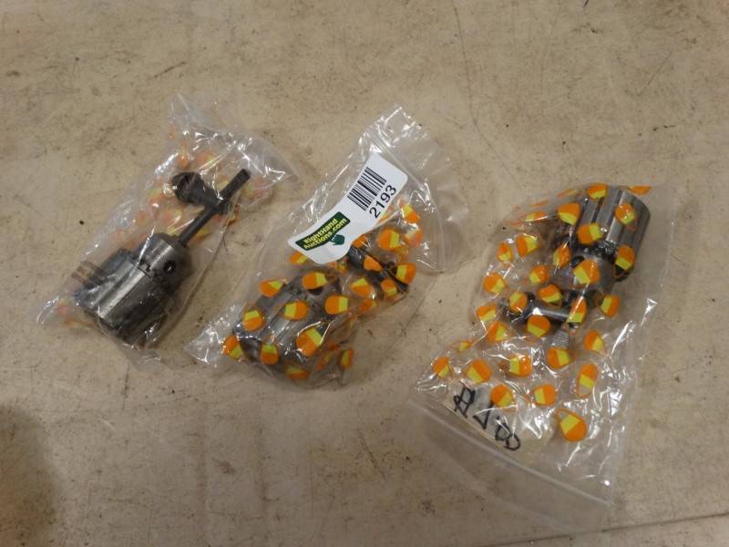 lot 2193 image: 3 Drill Chucks with Keys
