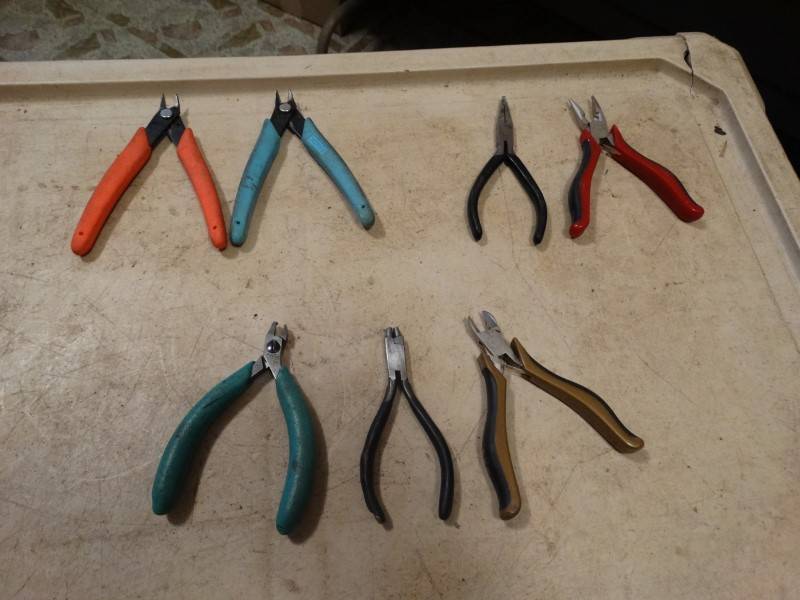 lot 2199 image: Lot of 7 Wire Cutters