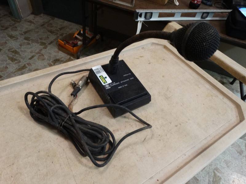 lot 2221 image: Podium Microphone - Hi-Lo Cardioid