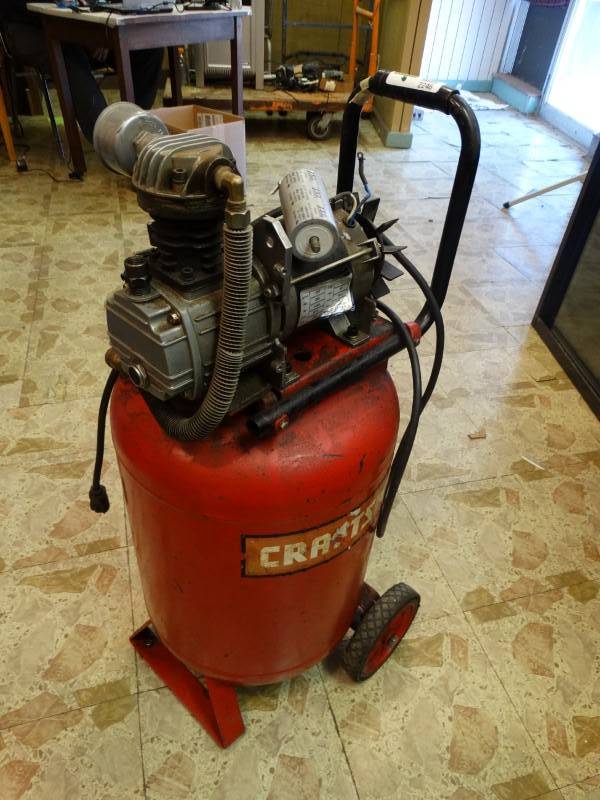 lot 2246 image: Craftsman Air Compressor