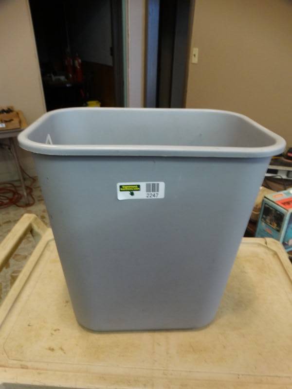 lot 2247 image: Small Office Trashcan