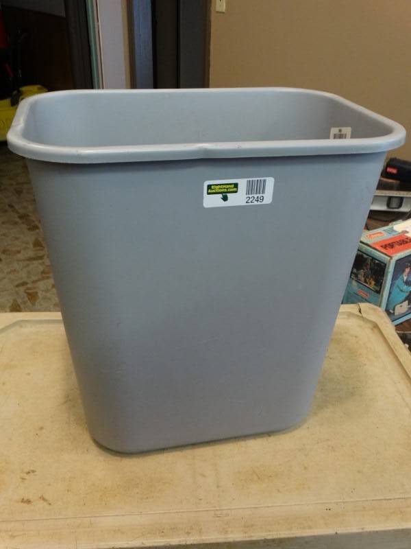 lot 2249 image: Small Office Trashcan