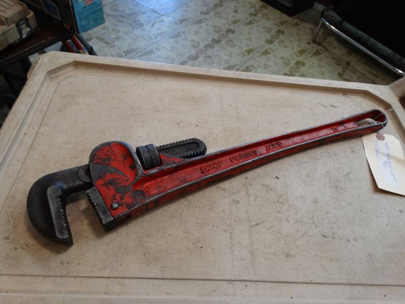 lot 2250 image: 24 Pipe Wrench