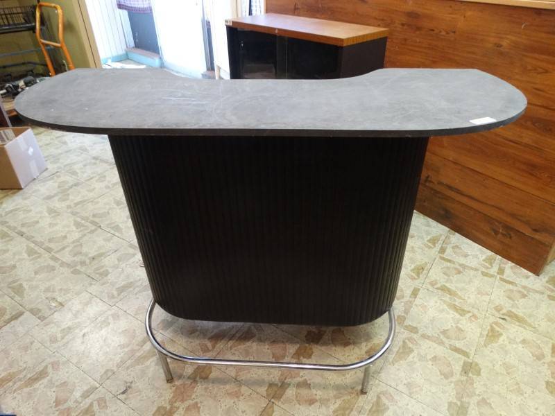 lot 2271 image: Bar - Easy To Move