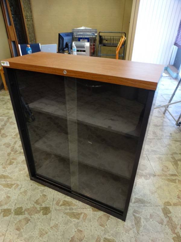 lot 2272 image: Metal Cabinet WGlass Doors