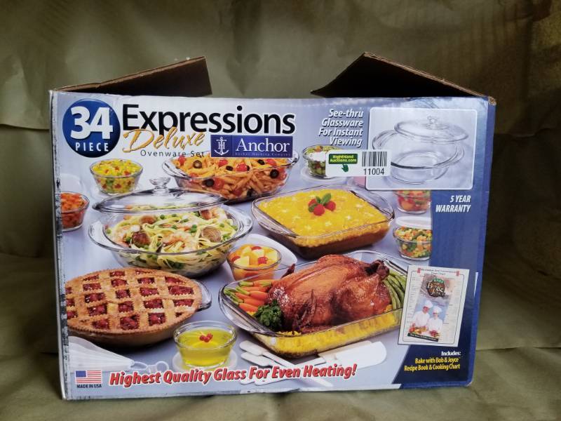 lot 11004 image: Anchor Hocking 34 Piece Expressions Ovenware Set