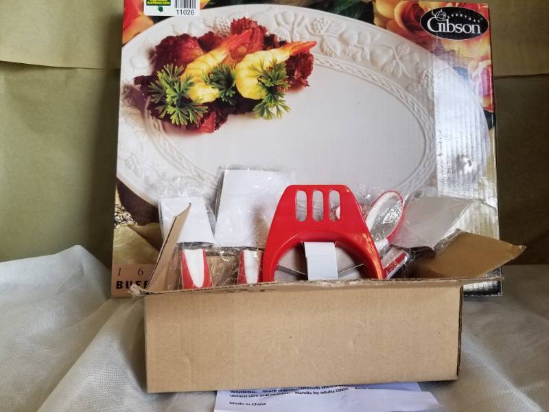 lot 11026 image: Banquet 16 Serving Platter and 5 piece Kitchenware set