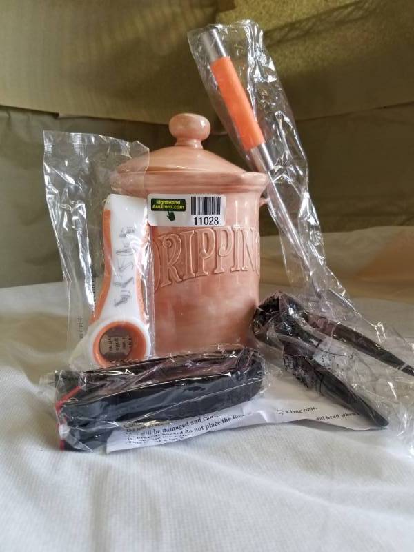 lot 11028 image: Kitchen Essentials And Ceramic Canister