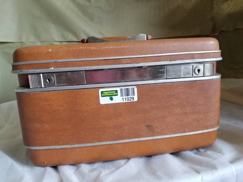 lot 11029 image: Samsonite Train Case, 1960s Vintage Brown Samsonite CarryPak Luggage