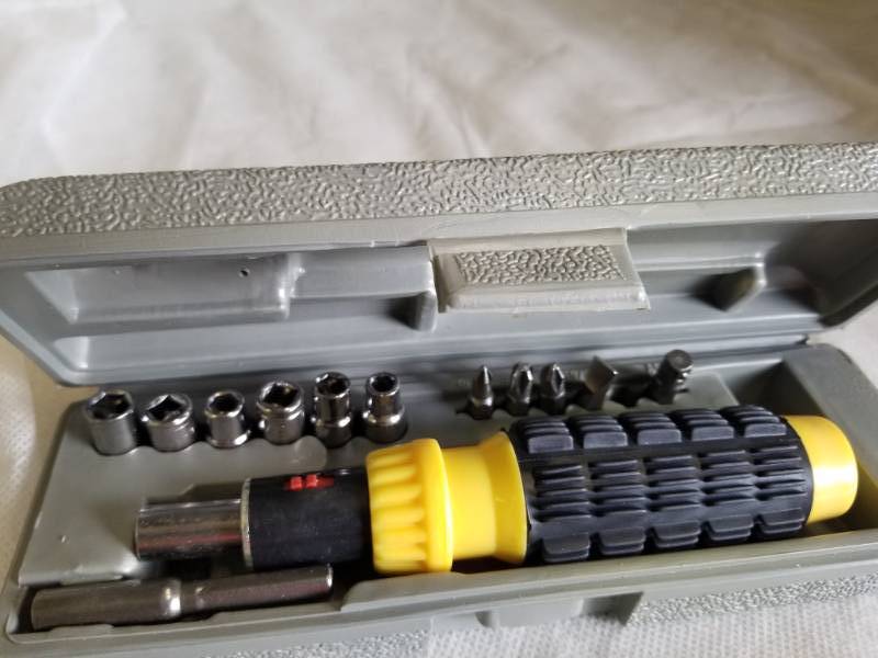lot 11041 image: Ratchet and Socket Driver
