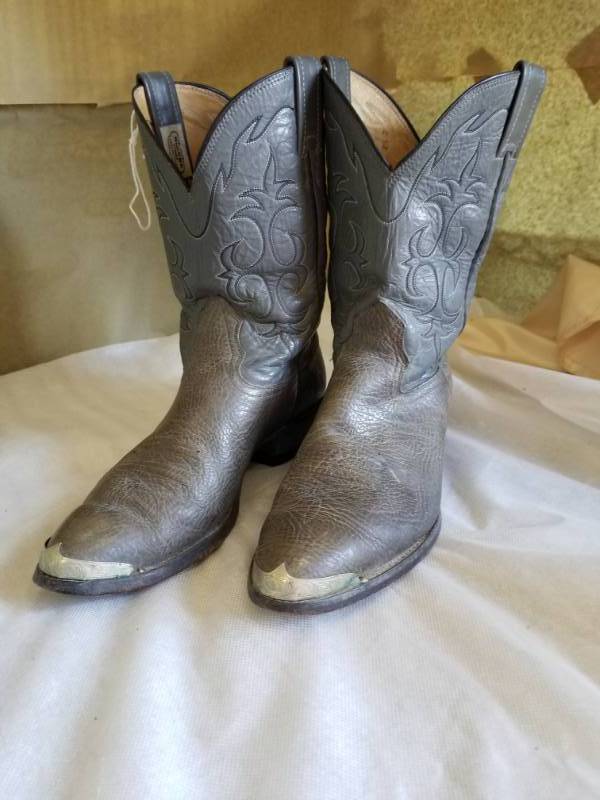 lot 11063 image: Mens Grey Nocona Boots 8.5D
