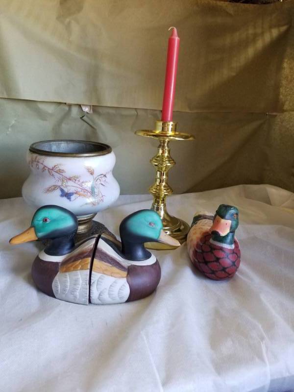 lot 11067 image: Mallard Duck Bookends, Mallard duck, Brass Base to vintage lamp, Candle holder