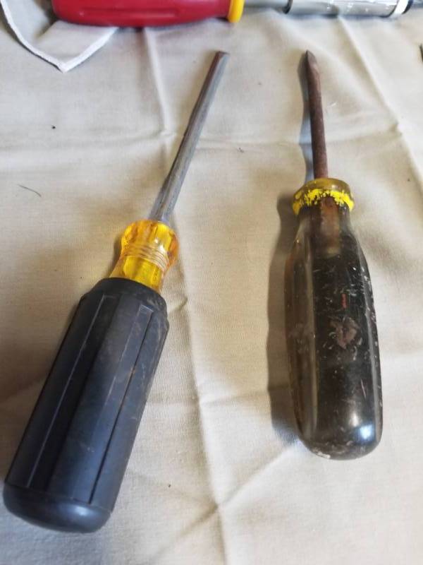 lot 11077 image: Screwdrivers