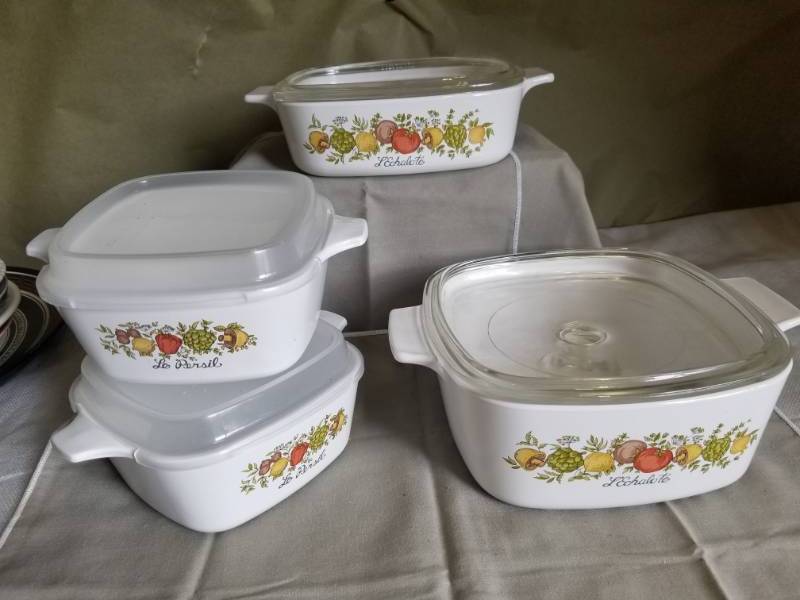 lot 11081 image: 1970s Corning Ware Spice O Life pattern