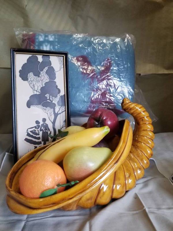 lot 11082 image: Romantic Colonial Silhouette, AutumnFall Thanksgiving Decor , Two Winter Throws, Vintage Shadow Picture