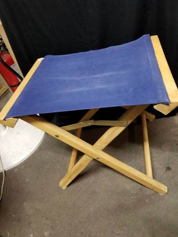 lot 11095 image: Directors chair without a back,3 Pc Socket Rail Set