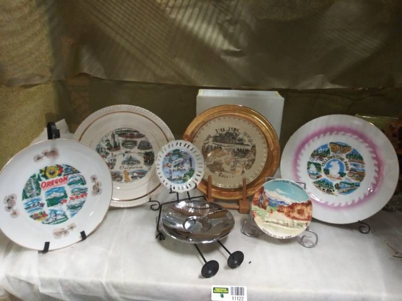 lot 11122 image: Collectors Destination Plates