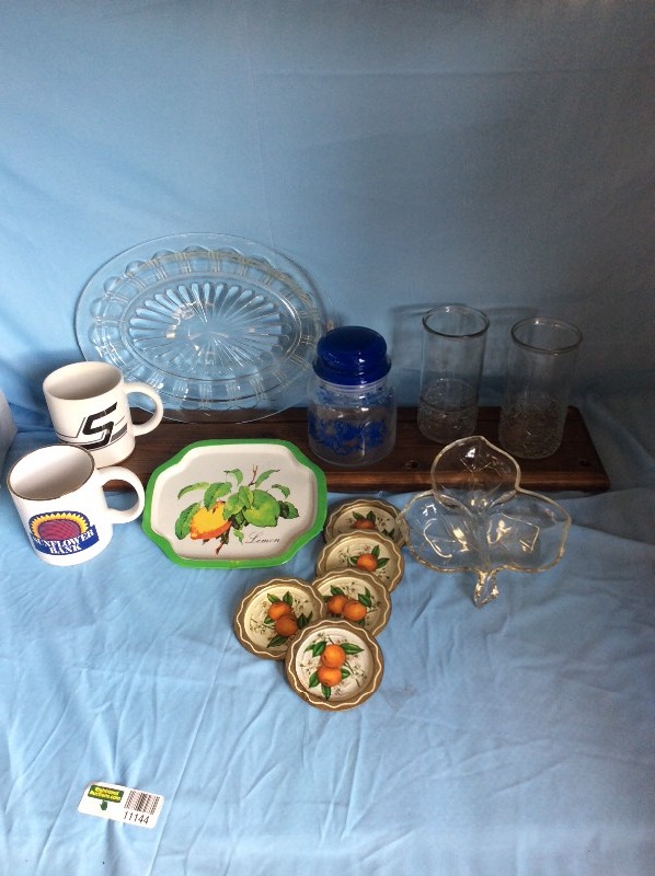 lot 11144 image: VINTAGE TIN COASTERS