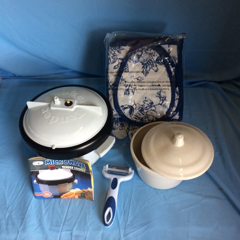 lot 11147 image: MICROWAVE COOKER