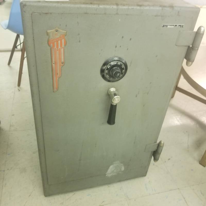 lot 11540 image: Safe
