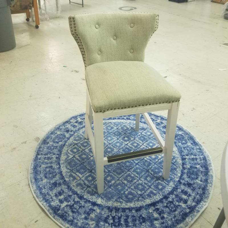 lot 11545 image: Rug and Chair