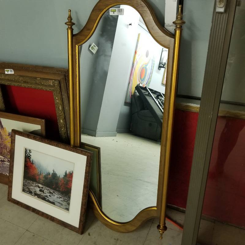 lot 12132 image: Decorative Mirror