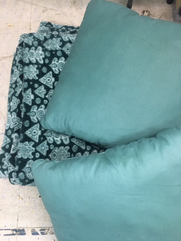 lot 12053 image: Christmas Tree Blanket