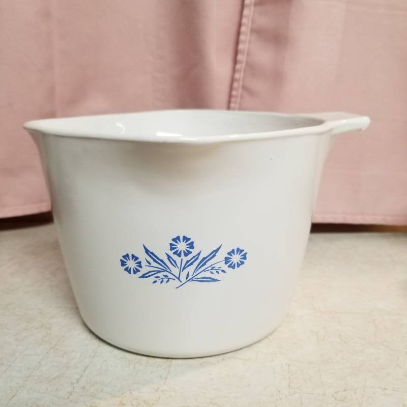 lot 11549 image: Corning Ware Blue Cornflower 1 qt 4 cup 32 ounce Pan Pot Sauce Maker Vintage
