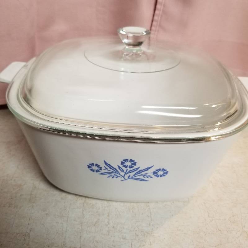 lot 11550 image: Corning Ware Casserole Baking Dish