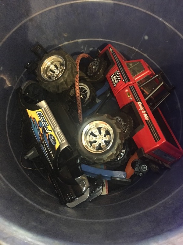 lot 11494 image: Tub Of Toys