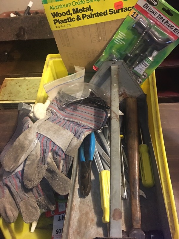 lot 11496 image: Lot of Garage Items