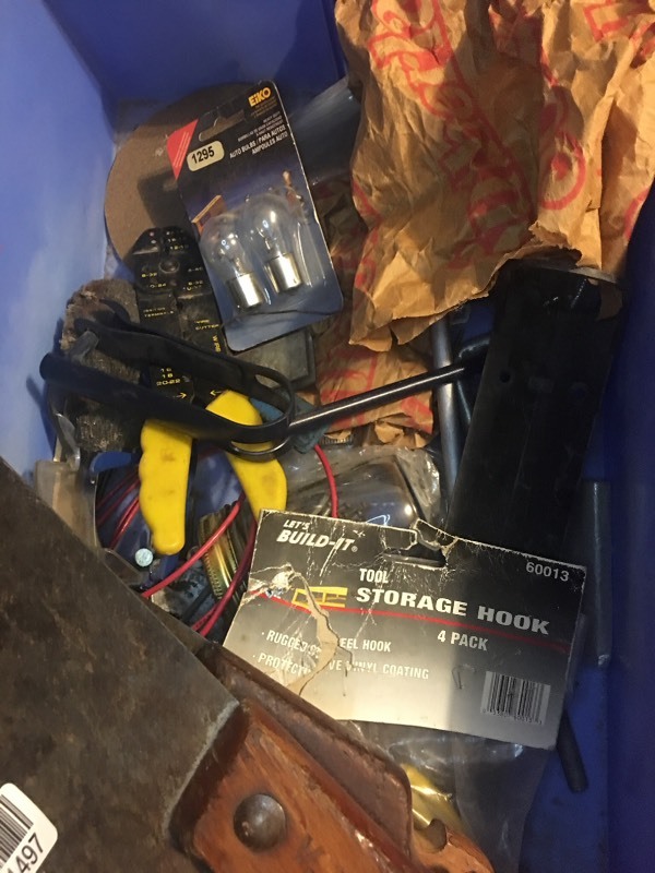 lot 11497 image: More Garage Items