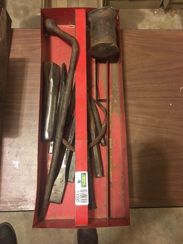 lot 11505 image: Chisels
