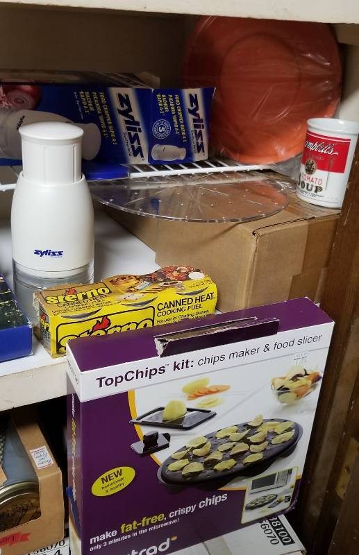 lot 11592 image: CAMPBELLS SOUP 125TH ANNIVERSARY COLLECTIBLE COFFEE CUP MUG, CHIPS MAKER - TOPCHIPS, ZYLISS FOOD CHOPPER,