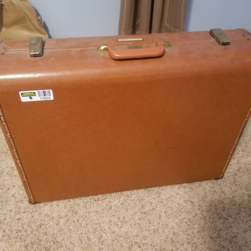 towncraft suitcase