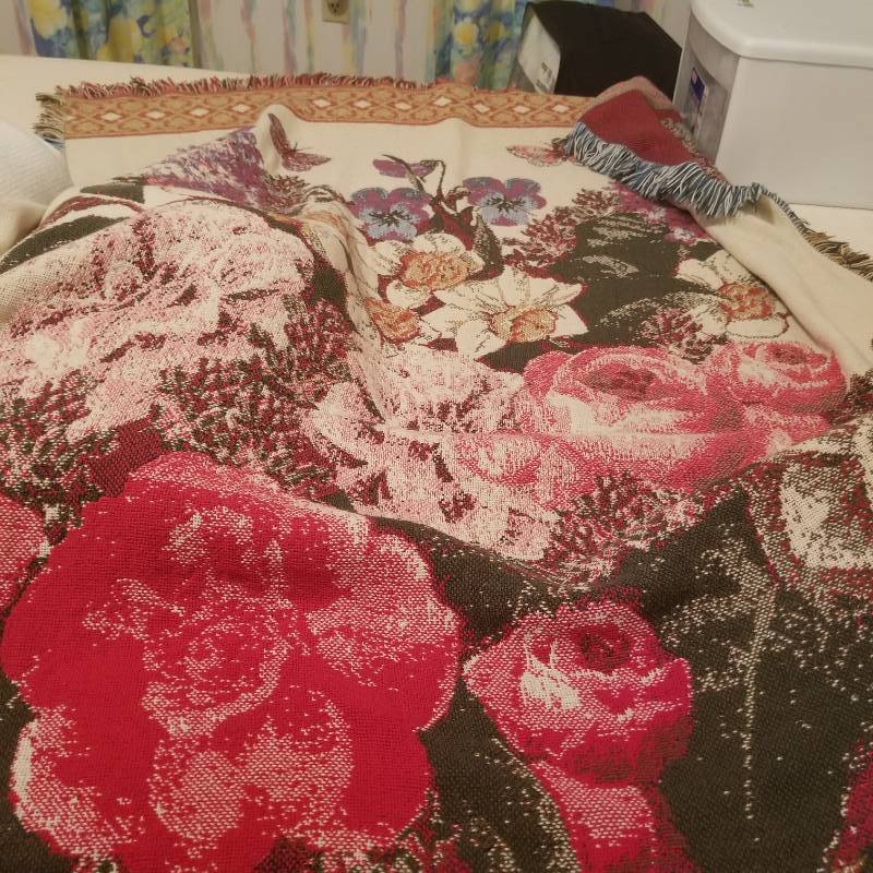 lot 11652 image: Beautiful Tapestry Throw