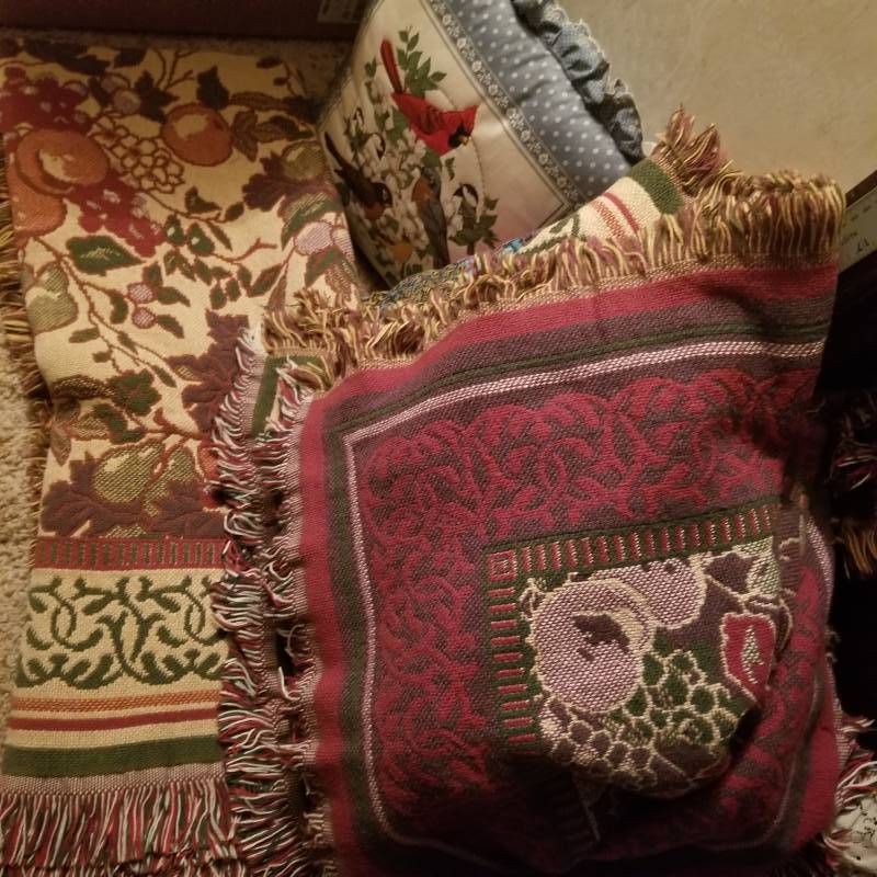 lot 11654 image: Beautiful Tapestry Throw  and Pillows