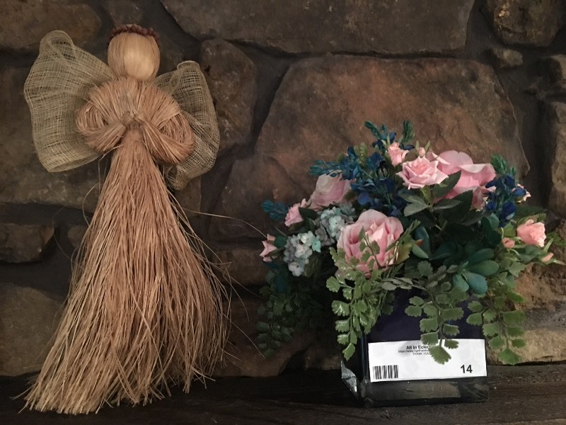 lot 11621 image: Straw Angel and Glass Vase w Artificial Flowers