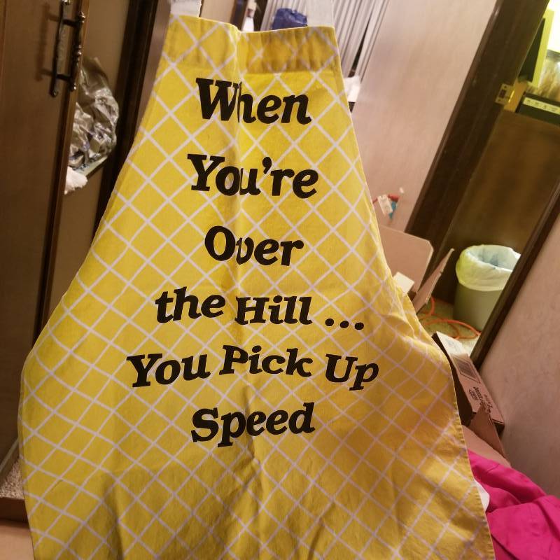 lot 11659 image: Yellow BBQ Apron, Hat, Gloves, Booties