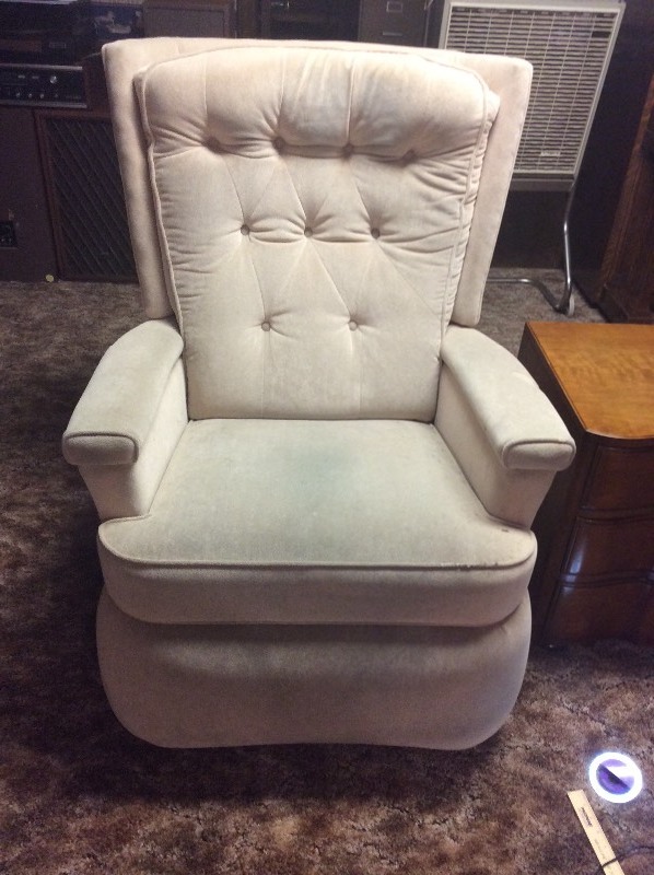 lot 12142 image: Vintage Lazy Boy Chair