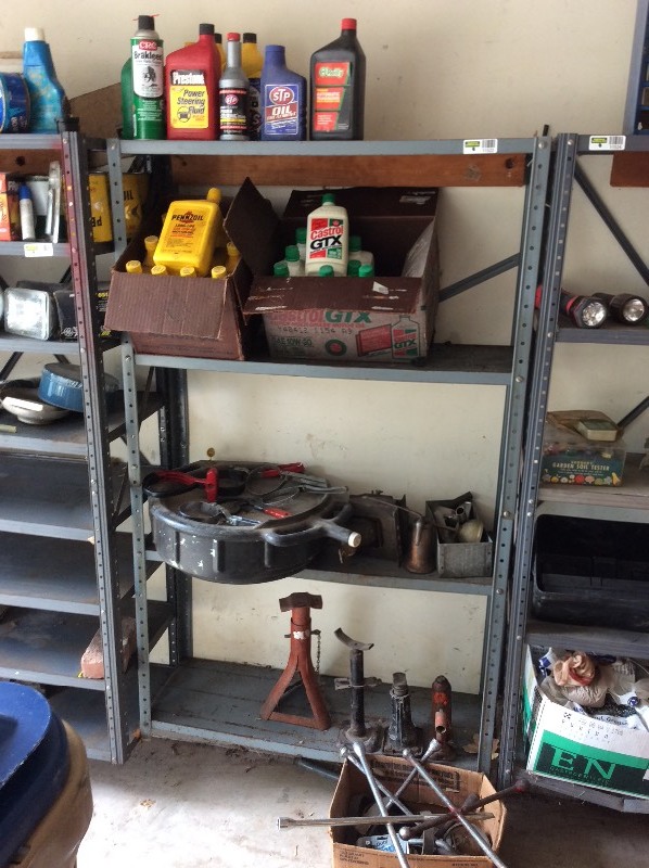 lot 11522 image: Shelf and Contents