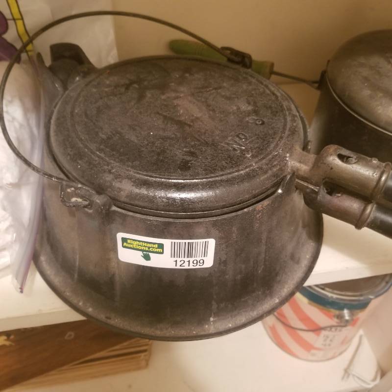 lot 12199 image: Vintage Cast Iron Waffle Iron #8 on a High Base